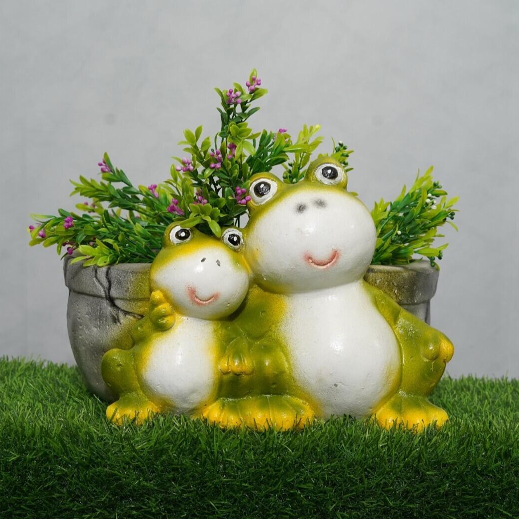Buy planters online from apkainterior.com in low prices