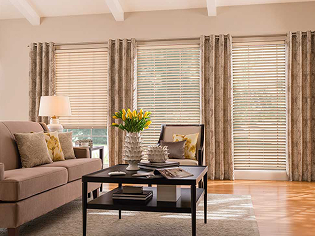 Buy Affordable and Luxury Curtain and Blinds for your Home