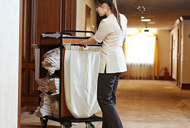 PROFESSIONAL LAUNDRY ATTENDANT WANTED NOW